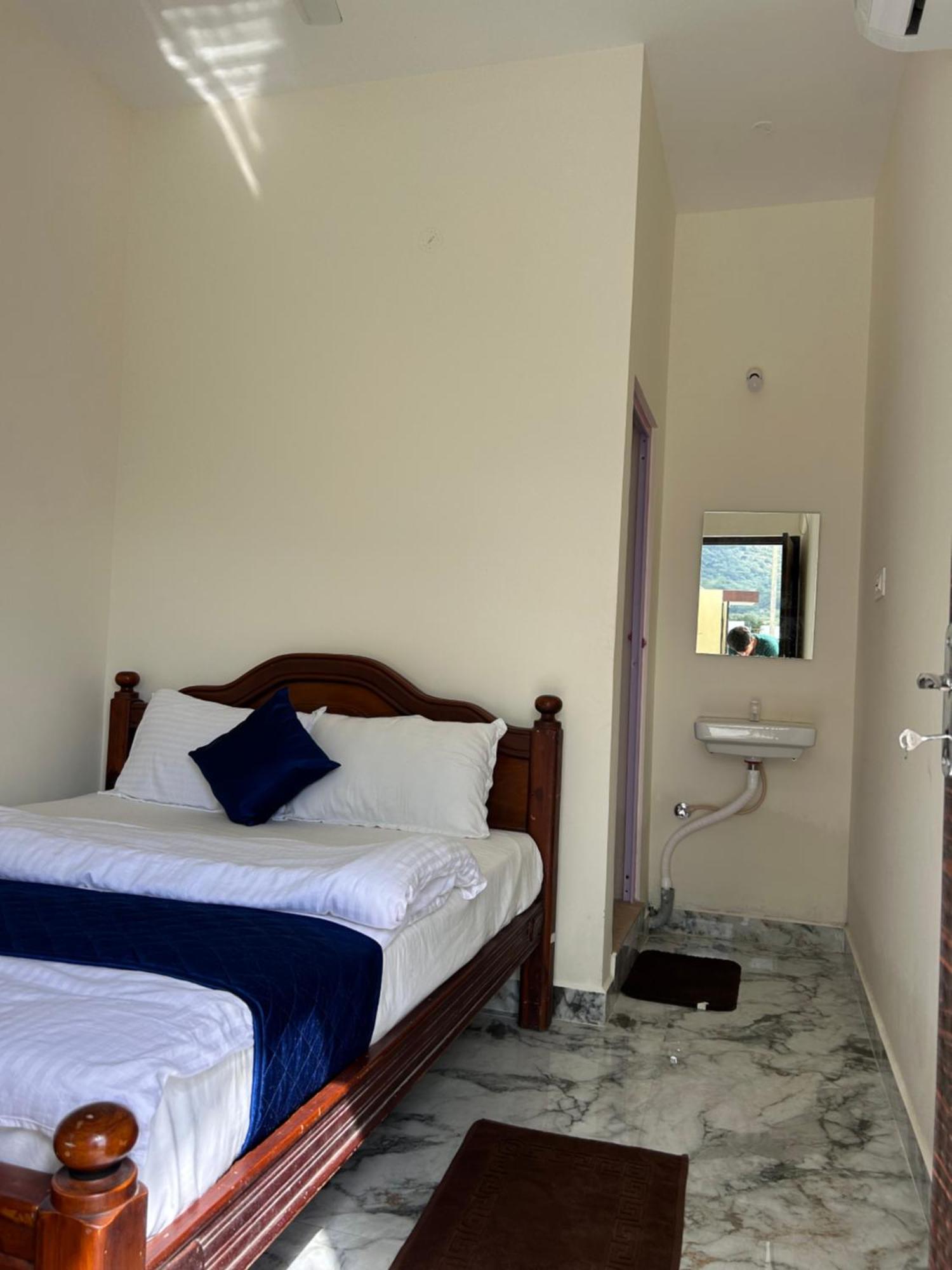 Dss Home Stay Just 500 Meter Girivalam Road Tiruvannamalai Exterior photo